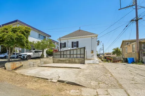 Exterior - 517 Branciforte St, Vallejo, CA 94590 photo 8 of 18