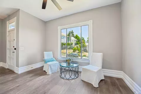 Living - 517 Branciforte St, Vallejo, CA 94590 photo 3 of 5