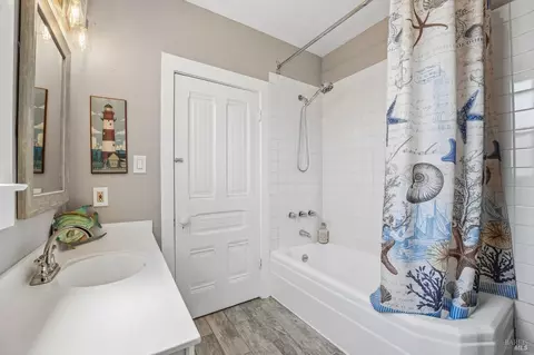 Bath - 517 Branciforte St, Vallejo, CA 94590 photo 2 of 4