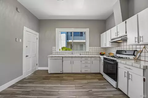 Kitchen - 517 Branciforte St, Vallejo, CA 94590 photo 8 of 8