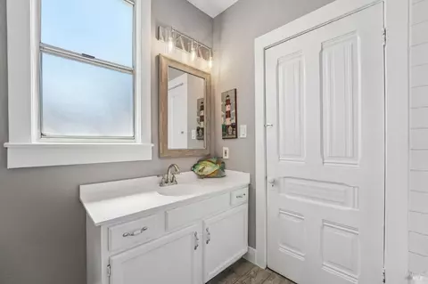 Bath - 517 Branciforte St, Vallejo, CA 94590 photo 3 of 4