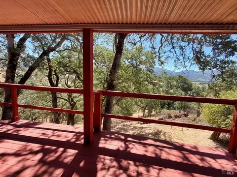 Exterior - 1979 Ridge Rd, Ukiah, CA 95482 photo 2 of 4