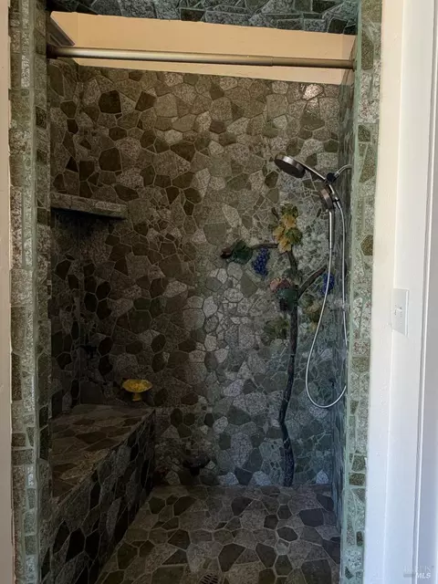 Bath - 1979 Ridge Rd, Ukiah, CA 95482 photo 3 of 5