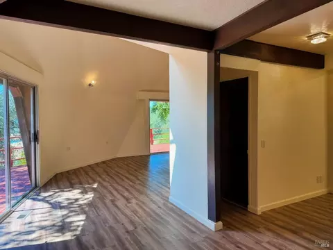 Living - 1979 Ridge Rd, Ukiah, CA 95482 photo 5 of 8