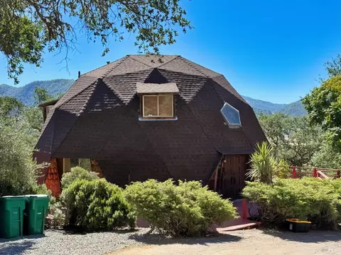 Exterior - 1979 Ridge Rd, Ukiah, CA 95482 photo 3 of 4
