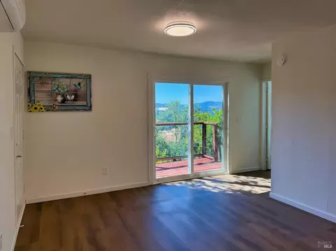 Living - 1979 Ridge Rd, Ukiah, CA 95482 photo 6 of 8