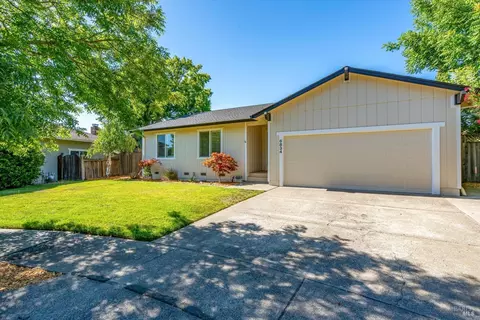 Exterior - 6834 Montecito Ct, Santa Rosa, CA 95409 photo 9 of 11