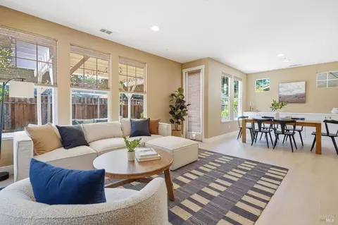 24 Bonsai Ct, San Rafael, CA 94903