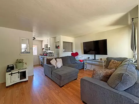 Living - 404 Plum St, Ukiah, CA 95482 photo 1 of 3