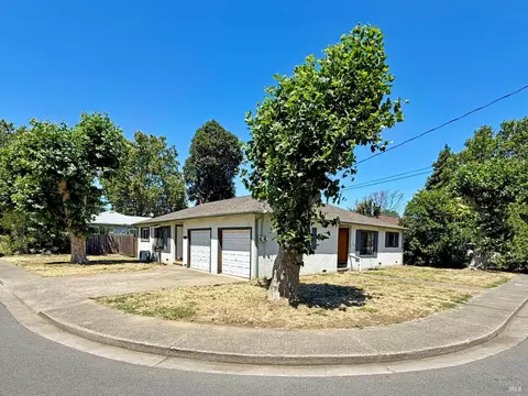 404 Plum St, Ukiah, CA 95482