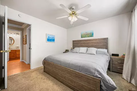 Bedroom - 9139 Piccadilly Cir, Windsor, CA 95492 photo 2 of 6