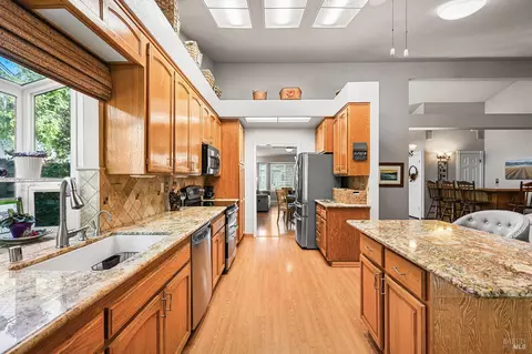 Kitchen - 9139 Piccadilly Cir, Windsor, CA 95492 photo 2 of 4