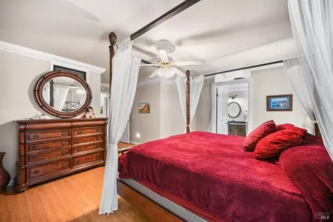 Bedroom - 9139 Piccadilly Cir, Windsor, CA 95492 photo 4 of 6