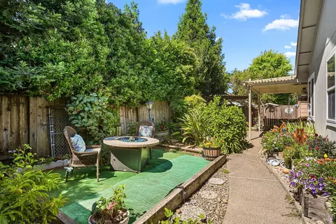 Exterior - 9139 Piccadilly Cir, Windsor, CA 95492 photo 8 of 8