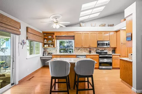 Kitchen - 9139 Piccadilly Cir, Windsor, CA 95492 photo 1 of 4