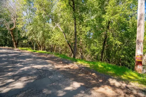 10608 Canyon Rd, Forestville, CA 95436
