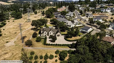 3687 Wyndemere Cir, Santa Rosa, CA 95403
