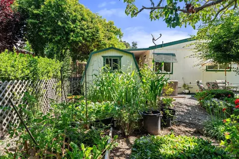 8009 Cliffrose St, Windsor, CA 95492 photo 31