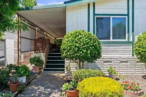 8009 Cliffrose St, Windsor, CA 95492 photo 3