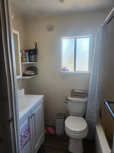 Bath - 22620 Eastside Rd, Willits, CA 95490 photo 3 of 3