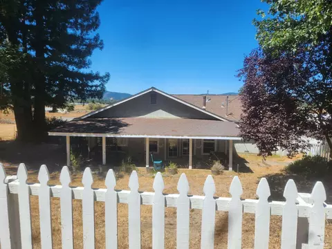 Exterior - 22620 Eastside Rd, Willits, CA 95490 photo 3 of 10