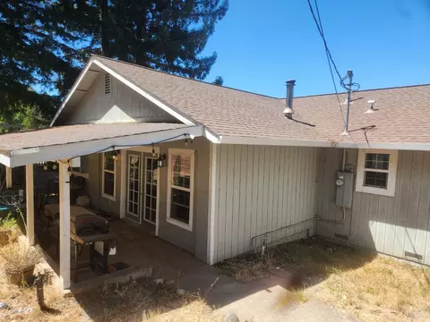 Exterior - 22620 Eastside Rd, Willits, CA 95490 photo 5 of 10