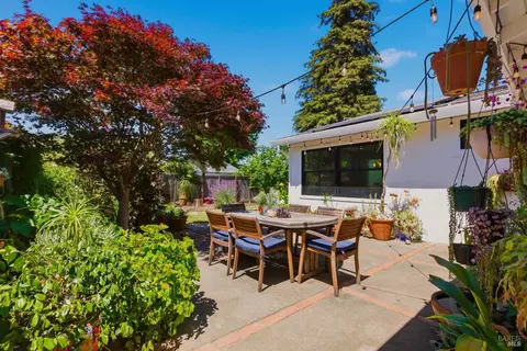 Exterior - 2512 Macgregor Ct, Napa, CA 94558 photo 3 of 5