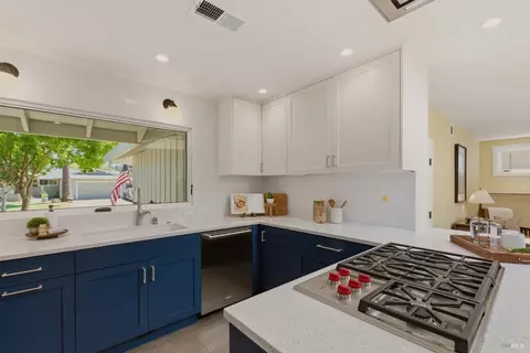 Kitchen - 2512 Macgregor Ct, Napa, CA 94558 photo 3 of 8