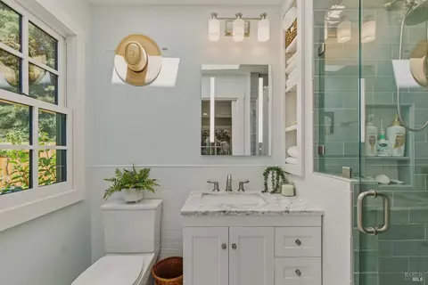 Bath - 2512 Macgregor Ct, Napa, CA 94558 photo 1 of 4