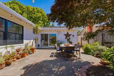 Exterior - 2512 Macgregor Ct, Napa, CA 94558 photo 4 of 5