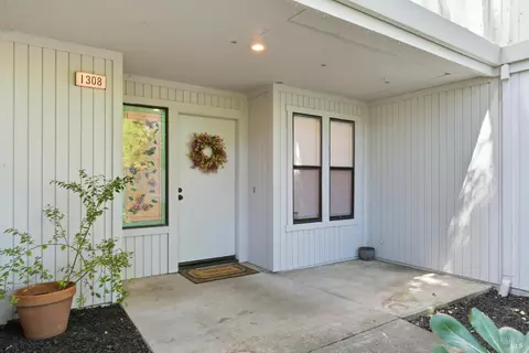 1308 Mission Blvd, Santa Rosa, CA 95409