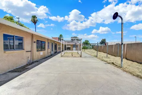 Exterior - 3370 Cotting Ln, Vacaville, CA 95688 photo 9 of 25
