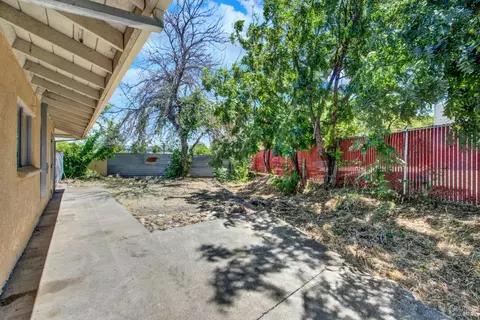 Exterior - 3370 Cotting Ln, Vacaville, CA 95688 photo 18 of 25
