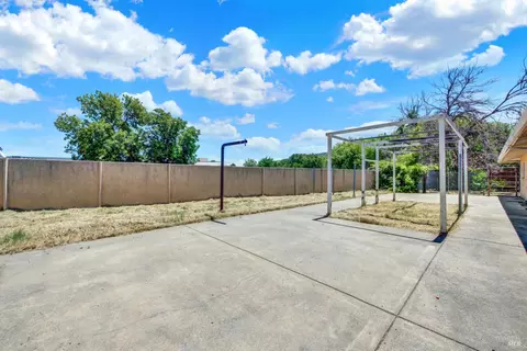 Exterior - 3370 Cotting Ln, Vacaville, CA 95688 photo 12 of 25