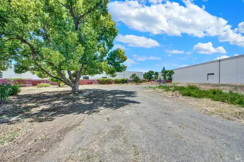 Exterior - 3370 Cotting Ln, Vacaville, CA 95688 photo 22 of 25