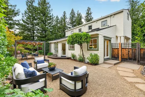 1175 Crane Ave, Saint Helena, CA 94574