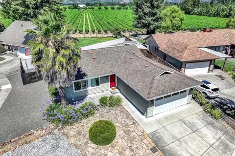 4430 Summerfield Dr, Napa, CA 94558