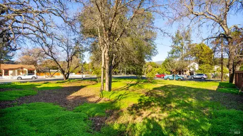 209 E 1st St, Cloverdale, CA 95425 photo 8
