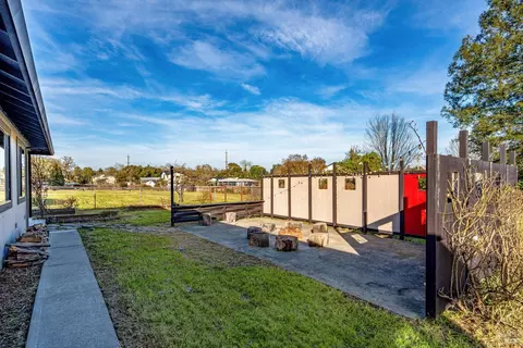 Exterior - 985 Gumview Rd, Windsor, CA 95492 photo 17 of 19
