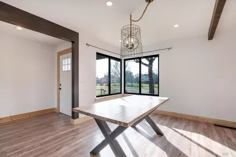 Dining - 985 Gumview Rd, Windsor, CA 95492 photo 2 of 3