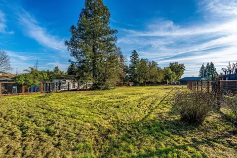 Exterior - 985 Gumview Rd, Windsor, CA 95492 photo 11 of 19