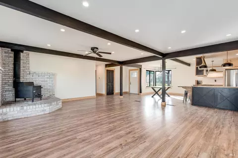 Living - 985 Gumview Rd, Windsor, CA 95492 photo 1 of 5