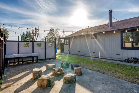 Exterior - 985 Gumview Rd, Windsor, CA 95492 photo 15 of 19