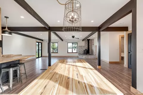 Dining - 985 Gumview Rd, Windsor, CA 95492 photo 1 of 3