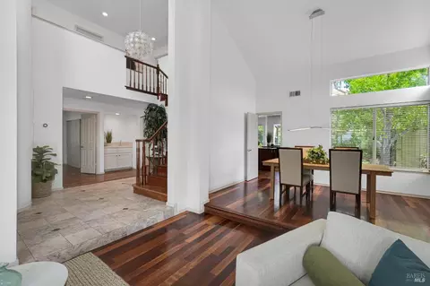 Entry Way - 260 Windsor Way, Vallejo, CA 94591 photo 4 of 8