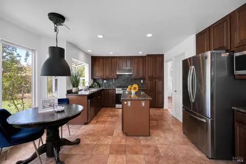Kitchen - 260 Windsor Way, Vallejo, CA 94591 photo 2 of 3