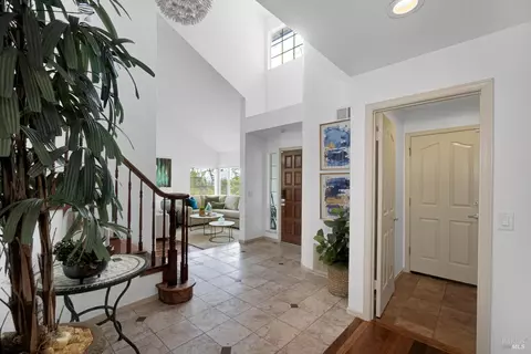 Entry Way - 260 Windsor Way, Vallejo, CA 94591 photo 3 of 8