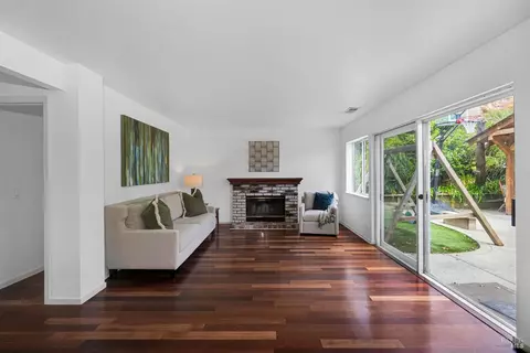 Living - 260 Windsor Way, Vallejo, CA 94591 photo 2 of 2