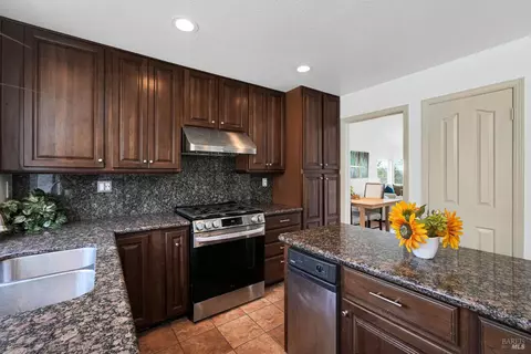 Kitchen - 260 Windsor Way, Vallejo, CA 94591 photo 3 of 3