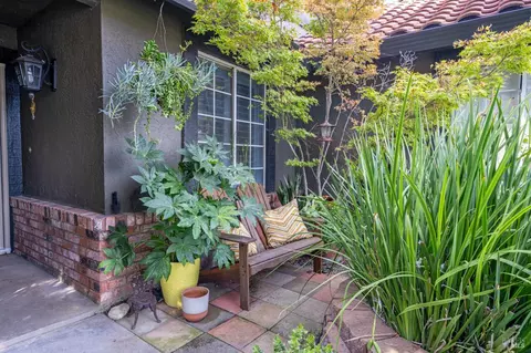 Exterior - 124 Pepperell Ct, Vacaville, CA 95688 photo 2 of 7